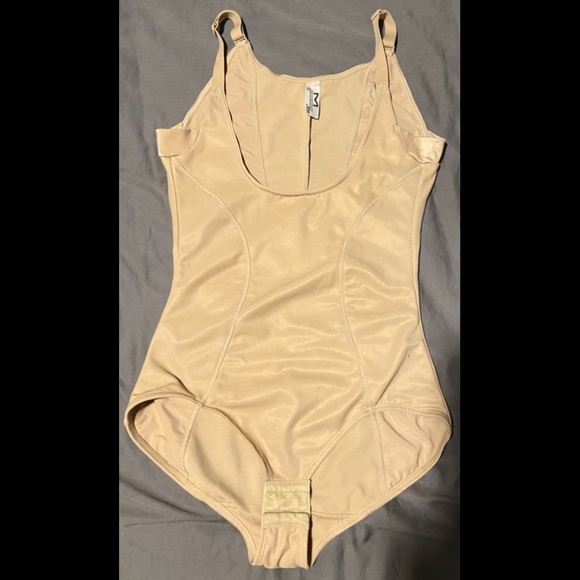 Maidenform body shape wear beige size large - Picture 1 of 3